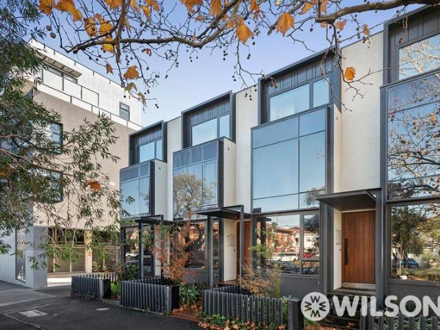 Contemporary Low Maintenance Living with Exceptional Flexibility