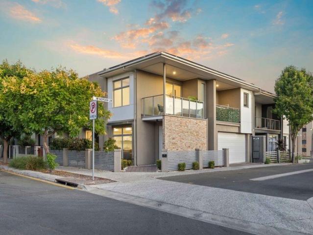 Contemporary, Low Maintenance Living in the Heart of Lightsview