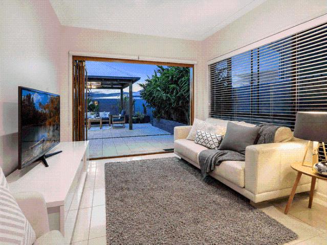 Contemporary Low Set Home in a Peaceful Mitchelton Pocket