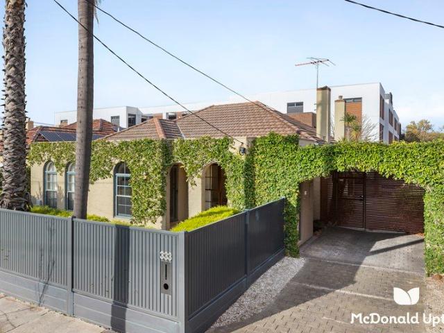 Contemporary Living Meets Art Deco Delight