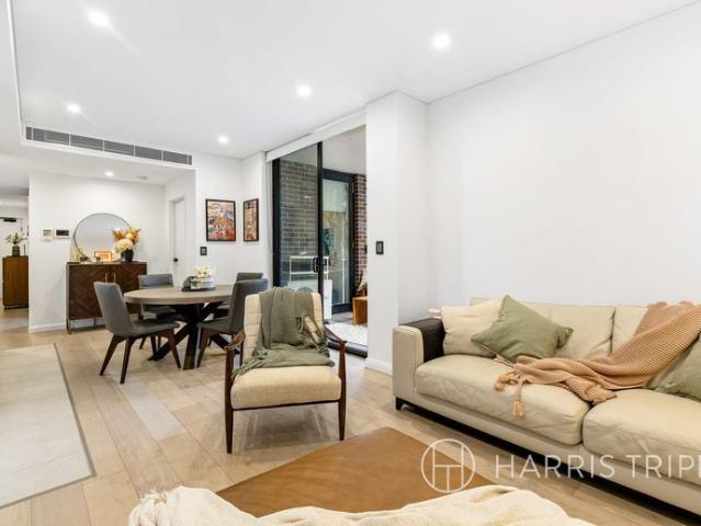 Contemporary Living Abode in Convenient Location