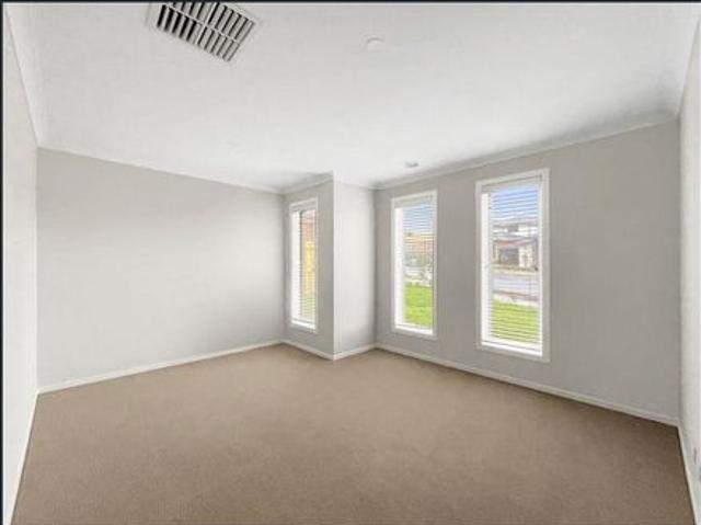Contemporary living, close to the coast!