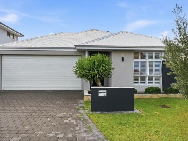 Contemporary Living, Coastal Convenience