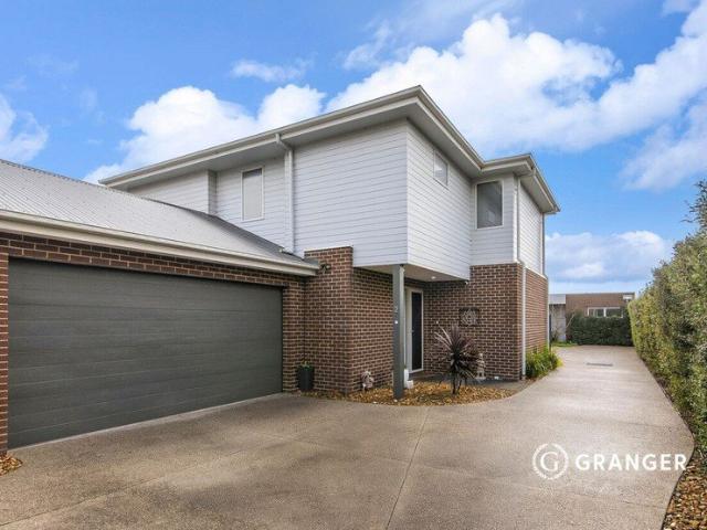 Contemporary Living, Coastal Convenience