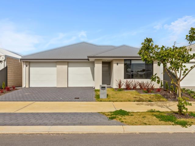 Contemporary Living dual key property