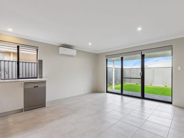 Contemporary Living dual key property