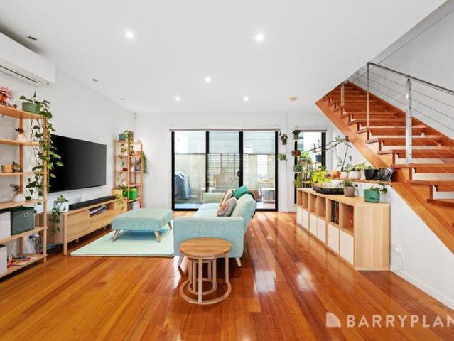 Contemporary Living, Exceptional Location