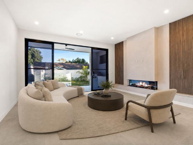 Contemporary Living & Entertaining
