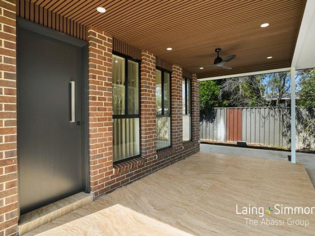 Contemporary Living fitted with Premium Finishes and Complete Privacy!