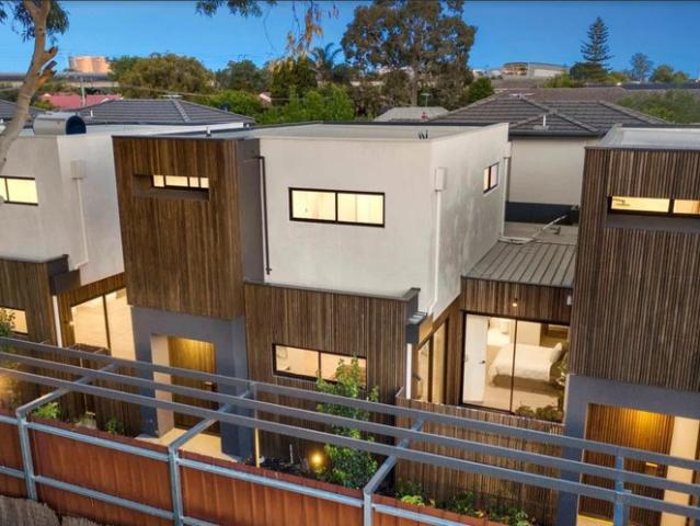 Contemporary Living in a Boutique Complex