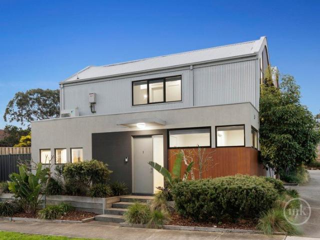 Contemporary Living in a Boutique, Well Connected Locale