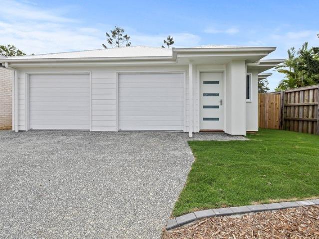 Contemporary Living in a Peaceful Cul de Sac
