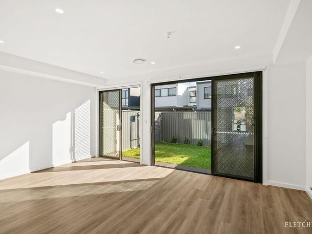 Contemporary Living in a Peaceful Cul de Sac