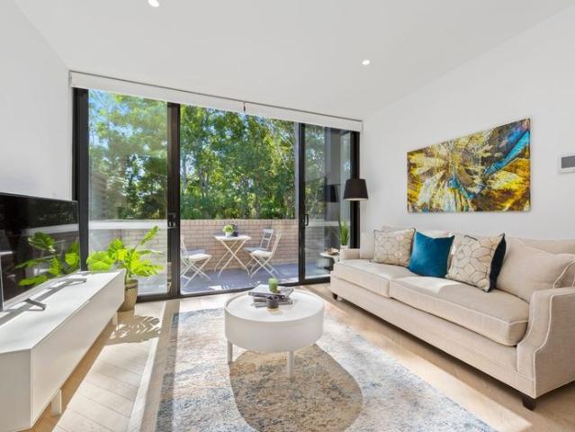 Contemporary Living in a Peaceful and Tranquil Setting