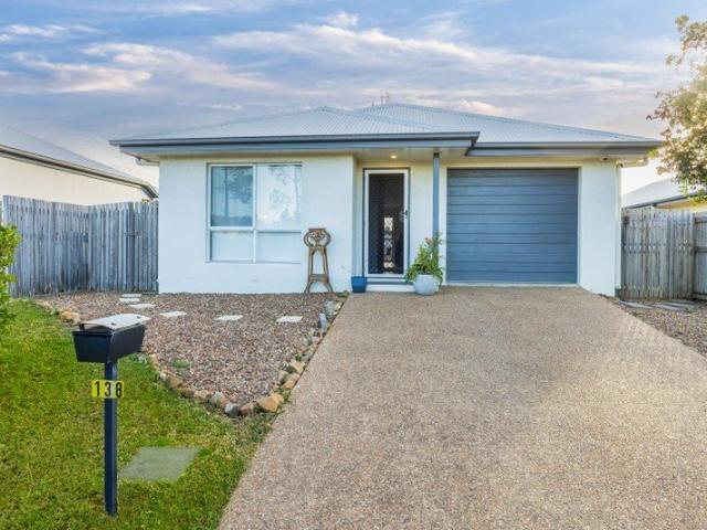 Contemporary Living in a Peaceful Kelso Pocket