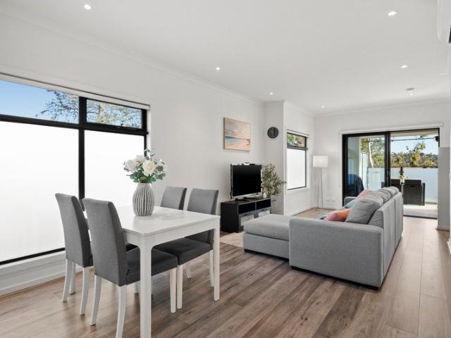 Contemporary Living in a Perfectly Connected Pocket