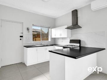 Contemporary Living in a Premium School Zone
