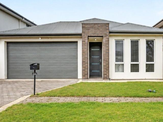 Contemporary Living in a Prime Greenacres Location