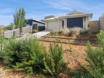 Contemporary Living in a Prime Daylesford Position