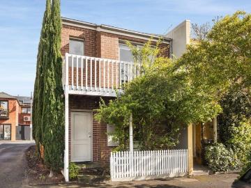 Contemporary Living in a Prime Kensington Location