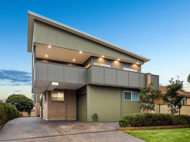 Contemporary Living in a Prime Oak Flats Location
