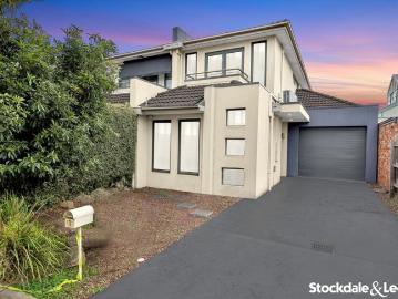 Contemporary Living in a Prime Location!