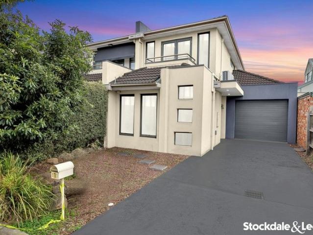 Contemporary Living in a Prime Location!