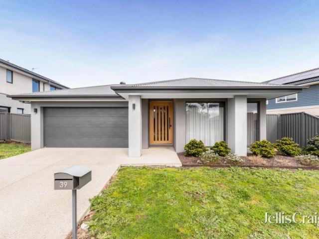 Contemporary Living in a Prime Lucas Location