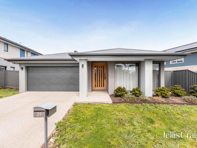 Contemporary Living in a Prime Lucas Location