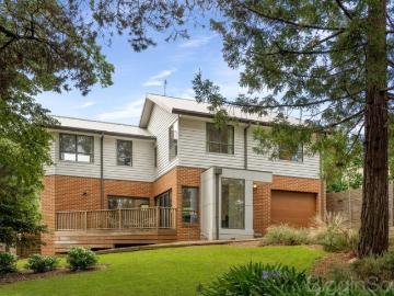Contemporary Living in a Private Daylesford Setting