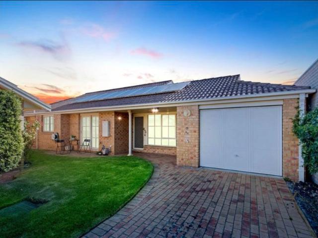 Contemporary Living in a Quiet Mornington Setting