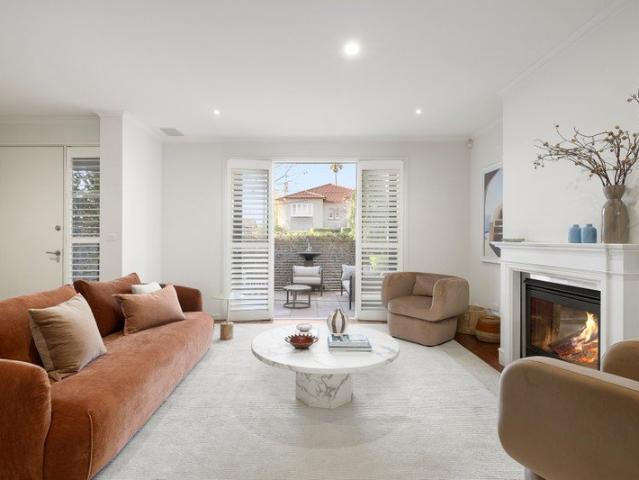 Contemporary Living In Coveted Elwood