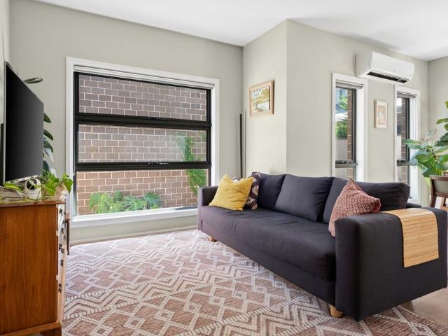 Contemporary Living in Coveted Jacksons Hill