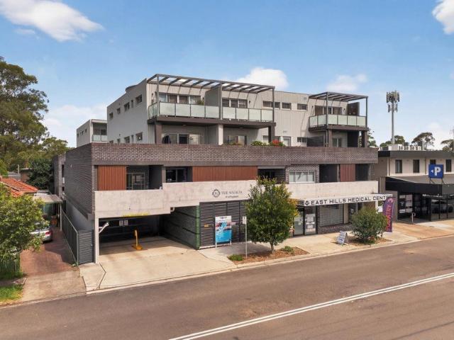 Contemporary Living in excellent location!