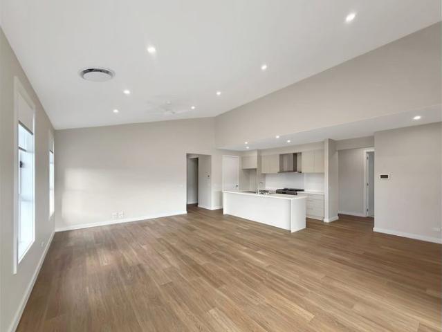Contemporary Living in Leneva Valley