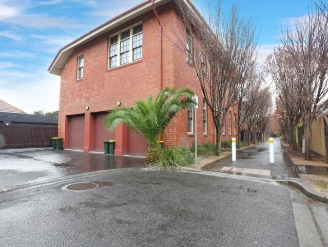 Contemporary living in Parkville Gardens