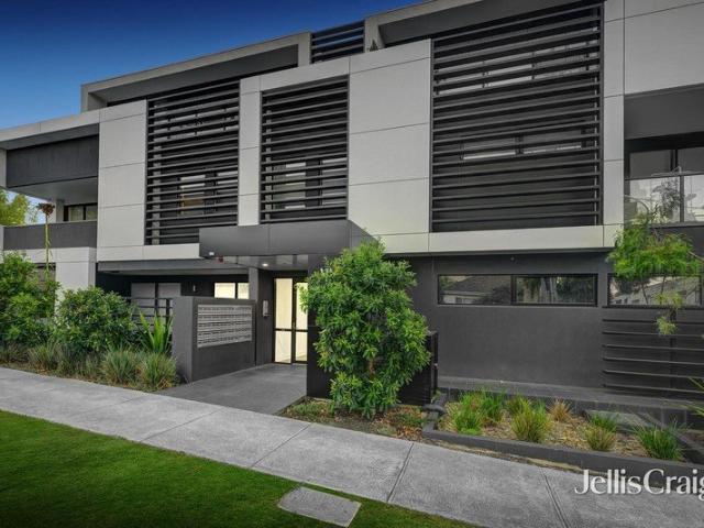 Contemporary living in Ringwood's premier lifestyle precinct