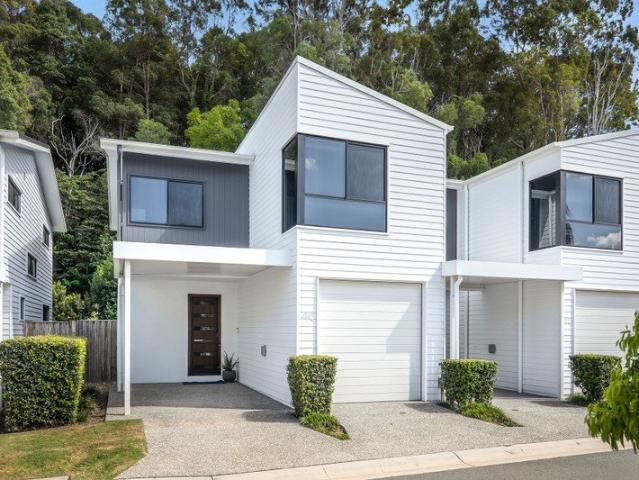 Contemporary Living in the Exclusive Tempus Estate