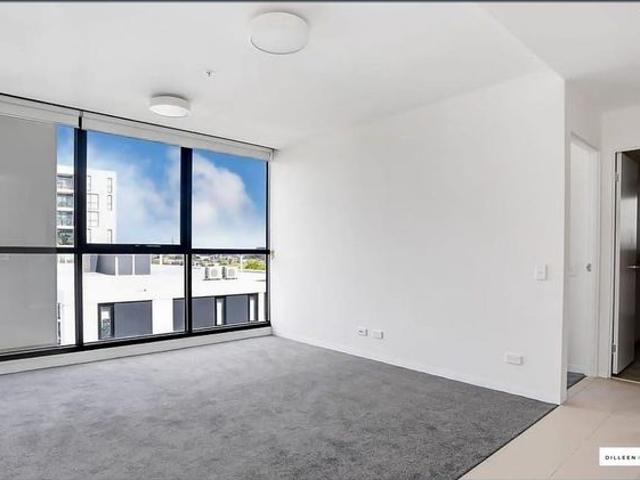 CONTEMPORARY LIVING IN THE HEART OF ABBOTSFORD
