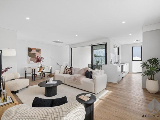 CONTEMPORARY LIVING IN THE HEART OF ARDROSS