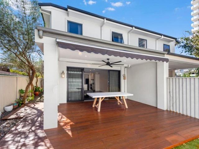 Contemporary Living in the Heart of Chevron Island