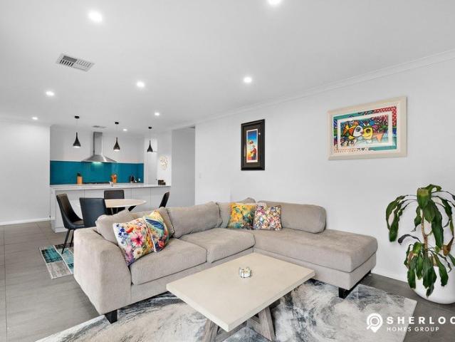 Contemporary Living in the Heart of Craigie!