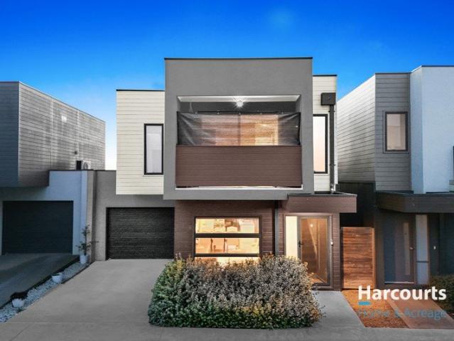 Contemporary Living in the Heart of Cranbourne West!