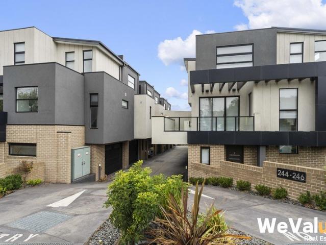 Contemporary Living in the Heart of Essendon
