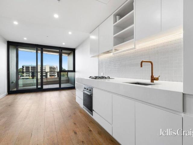 Contemporary Living in the Heart of Glen Waverley