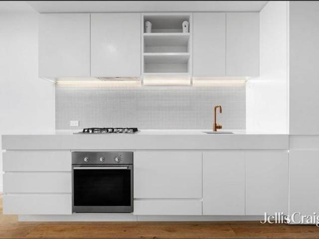 Contemporary Living in the Heart of Glen Waverley