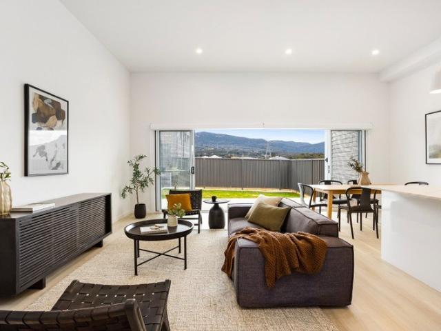 Contemporary Living in the Heart of Greenview Estate