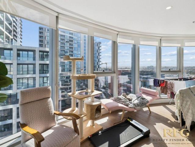 CONTEMPORARY LIVING IN THE HEART OF MOONEE PONDS