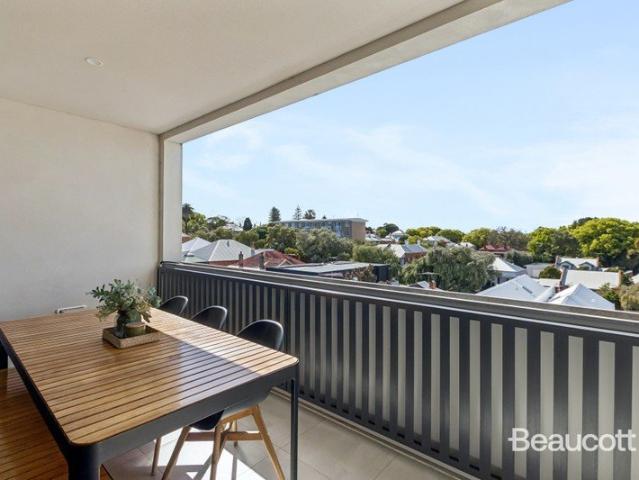CONTEMPORARY LIVING IN THE HEART OF MOUNT LAWLEY