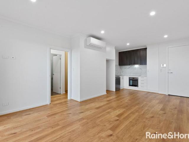 Contemporary Living in the Heart of Prospect!